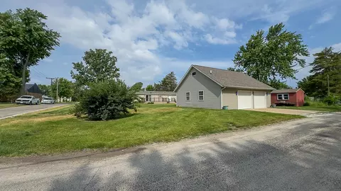 Exterior - 301 Oak St, Minonk, IL 61760 photo 6 of 12