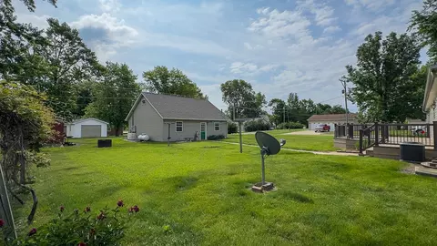Exterior - 301 Oak St, Minonk, IL 61760 photo 11 of 12