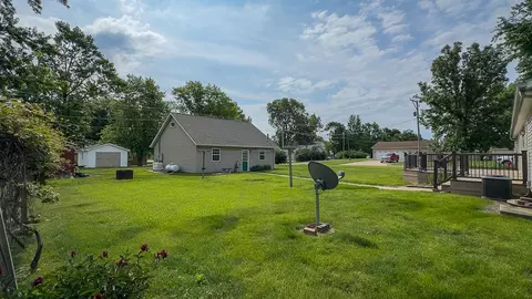 Exterior - 301 Oak St, Minonk, IL 61760 photo 10 of 12