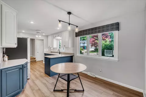 Kitchen - 4714 20th Ave, Moline, IL 61265 photo 5 of 5
