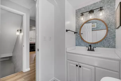 Bath - 4714 20th Ave, Moline, IL 61265 photo 2 of 6