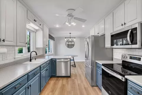 Kitchen - 4714 20th Ave, Moline, IL 61265 photo 2 of 5
