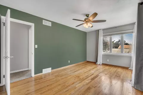 Bedroom - 4714 20th Ave, Moline, IL 61265 photo 1 of 8