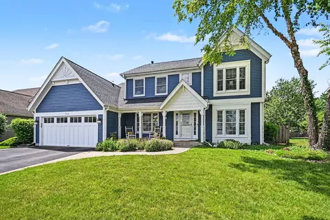 724 Warwick Ln, Lake Zurich, IL 60047