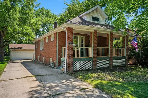 1661 Burr Oak Rd, Homewood, IL 60430