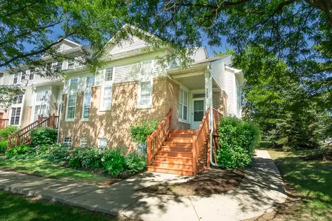739 W Georgian Ct, Addison, IL 60101