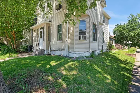 Exterior - 1730 10th St, Moline, IL 61265 photo 1 of 3