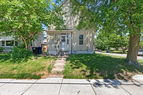 1730 10th St, Moline, IL 61265