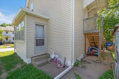 Exterior - 1730 10th St, Moline, IL 61265 photo 3 of 3