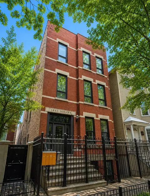 1445 N Mohawk St #2, Chicago, IL 60610