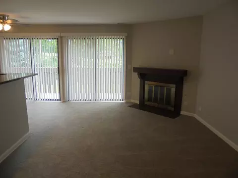 Living - 4730 Calvert Dr #C2, Rolling Meadows, IL 60008 photo 2 of 7