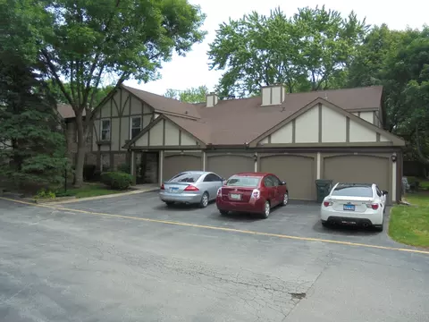Exterior - 4730 Calvert Dr #C2, Rolling Meadows, IL 60008 photo 3 of 4