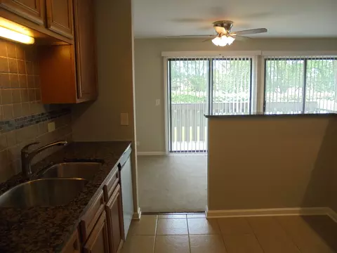 Kitchen - 4730 Calvert Dr #C2, Rolling Meadows, IL 60008 photo 7 of 7