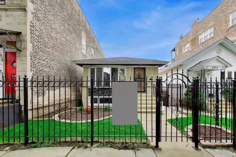 2972 S Loomis St, Chicago, IL 60608