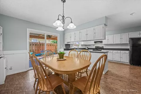 Dining - 321 Ingleside Ave, Aurora, IL 60506 photo 1 of 3