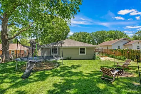 Exterior - 321 Ingleside Ave, Aurora, IL 60506 photo 13 of 21