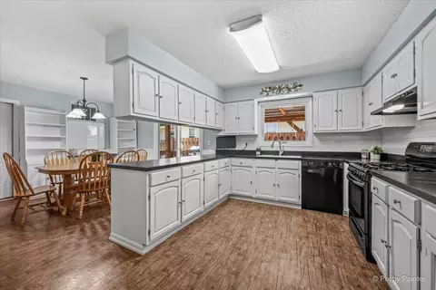 Kitchen - 321 Ingleside Ave, Aurora, IL 60506 photo 1 of 4
