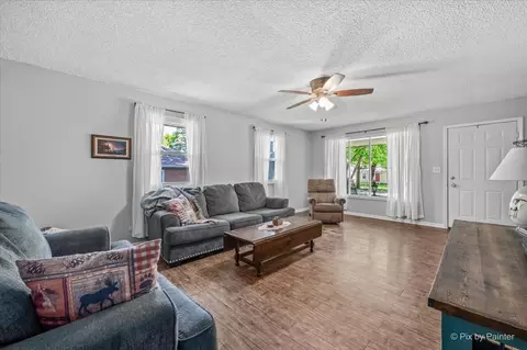 Living - 321 Ingleside Ave, Aurora, IL 60506 photo 2 of 2