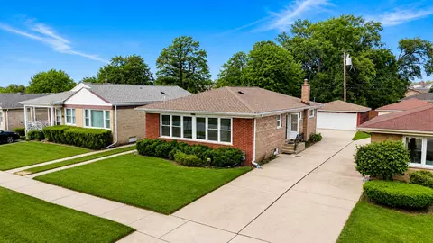 5512 Warren St, Morton Grove, IL 60053