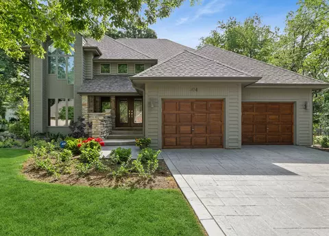 304 Apple River Dr, Naperville, IL 60565
