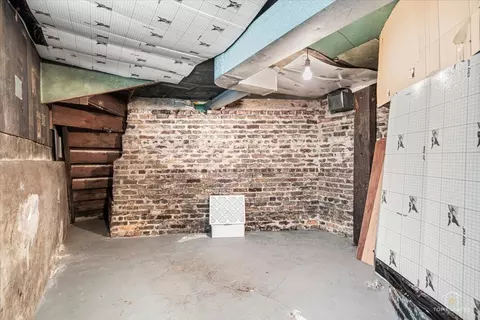 Other - 655 W 43rd Pl, Chicago, IL 60609 photo 10 of 11