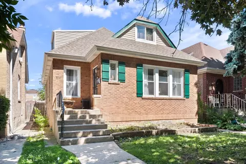 6613 N Whipple St, Chicago, IL 60645