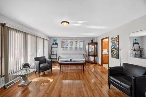 Living - 413 Water St, Thornton, IL 60476 photo 1 of 2