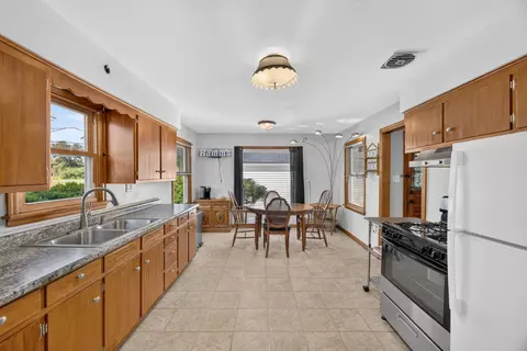 Kitchen - 413 Water St, Thornton, IL 60476 photo 1 of 3