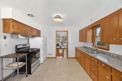 Kitchen - 413 Water St, Thornton, IL 60476 photo 3 of 3