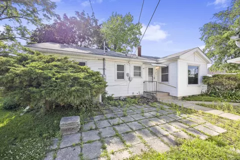 Exterior - 413 Water St, Thornton, IL 60476 photo 2 of 3