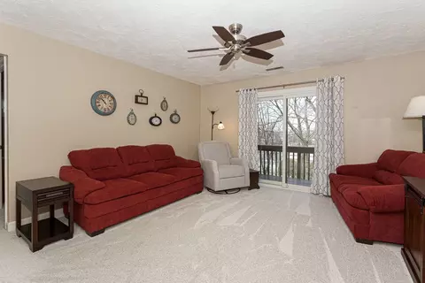Living - 25 Cherry Hill Ct, Hampton, IL 61256 photo 2 of 3