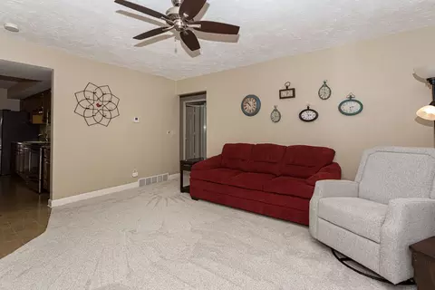 Living - 25 Cherry Hill Ct, Hampton, IL 61256 photo 3 of 3
