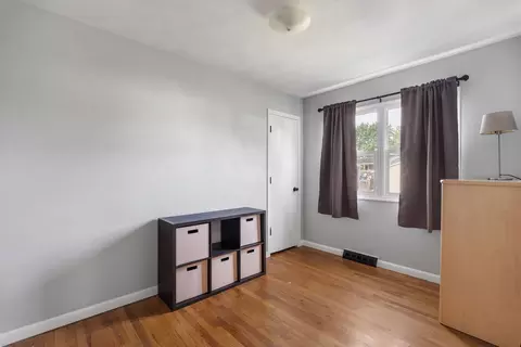 Bedroom - 3507 38th St, Moline, IL 61265 photo 4 of 6