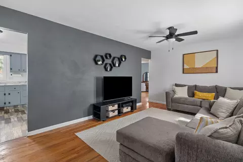 Living - 3507 38th St, Moline, IL 61265 photo 1 of 1