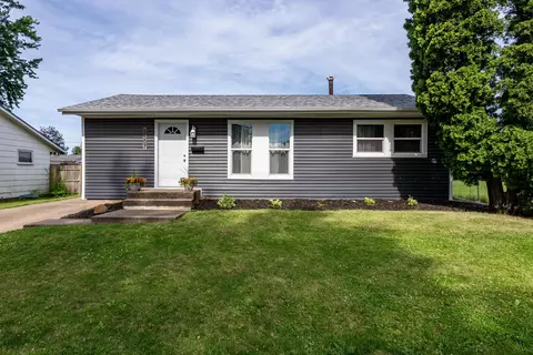 3507 38th St, Moline, IL 61265