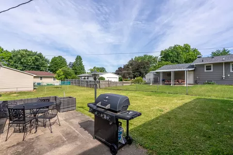 Exterior - 3507 38th St, Moline, IL 61265 photo 5 of 8
