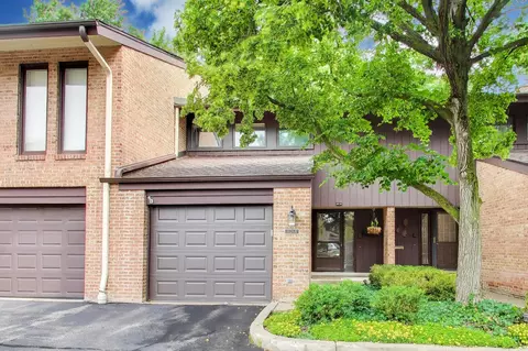 1828 Wildberry Dr #B, Glenview, IL 60025