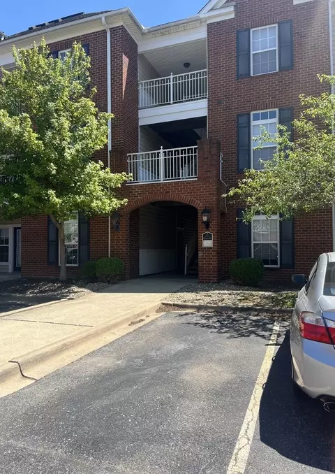 1903 N Lincoln Ave #102, Urbana, IL 61801