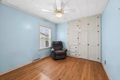 Bedroom - 1004 Mapleton Ave, Oak Park, IL 60302 photo 2 of 4
