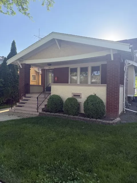 1004 Mapleton Ave, Oak Park, IL 60302