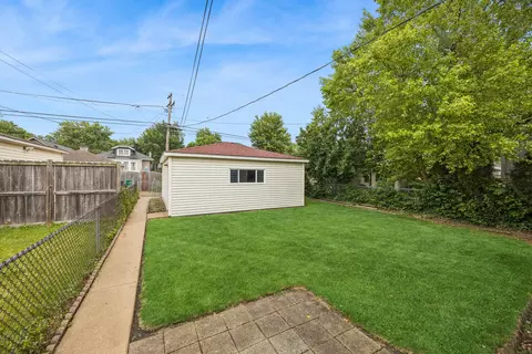 Exterior - 1004 Mapleton Ave, Oak Park, IL 60302 photo 4 of 6