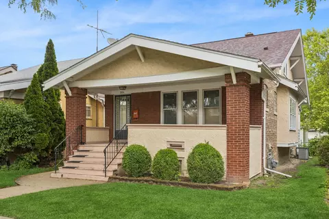Exterior - 1004 Mapleton Ave, Oak Park, IL 60302 photo 2 of 6