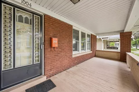 Exterior - 1004 Mapleton Ave, Oak Park, IL 60302 photo 3 of 6