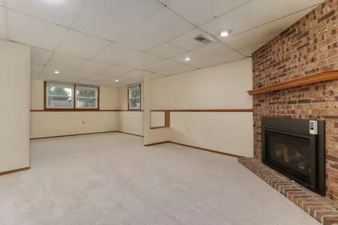 Living - 4 Moonstone Ct, Bloomington, IL 61704 photo 6 of 6