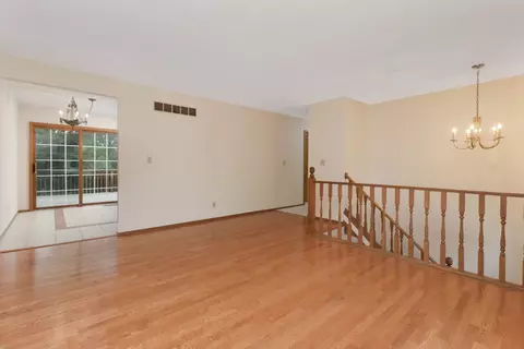 Living - 4 Moonstone Ct, Bloomington, IL 61704 photo 3 of 6