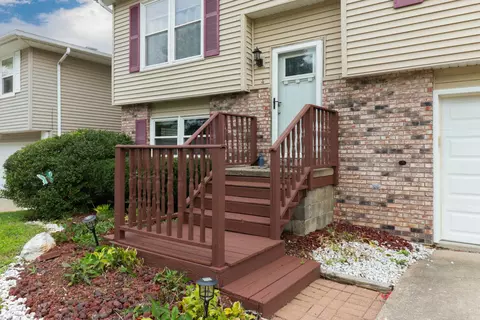 Exterior - 4 Moonstone Ct, Bloomington, IL 61704 photo 2 of 11