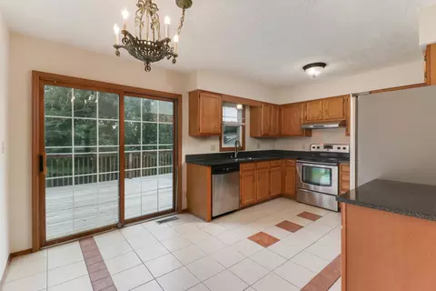 Kitchen - 4 Moonstone Ct, Bloomington, IL 61704 photo 1 of 3