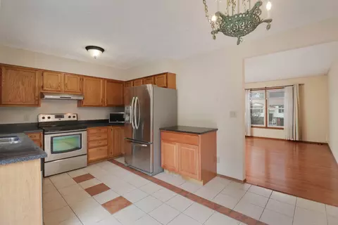 Kitchen - 4 Moonstone Ct, Bloomington, IL 61704 photo 2 of 3