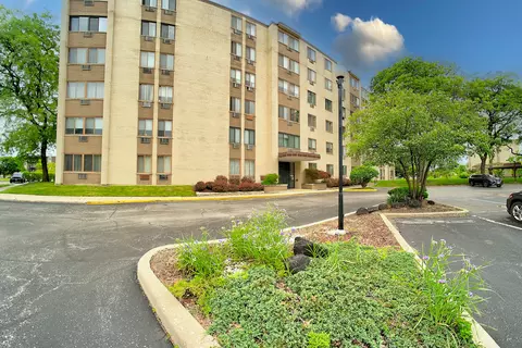9740 S Pulaski Rd #105, Oak Lawn, IL 60453