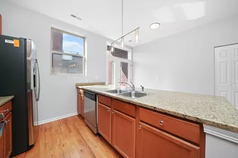 Kitchen - 317 E 25th St #3E, Chicago, IL 60616 photo 3 of 5